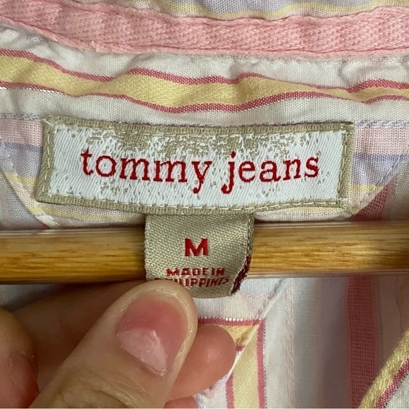 TOMMY HILFIGER PINK‎ YELLOW PURPLE AND WHITE STRIPES BUTTON-UP SHIRT SIZE MEDIUM - Picture 5 of 6
